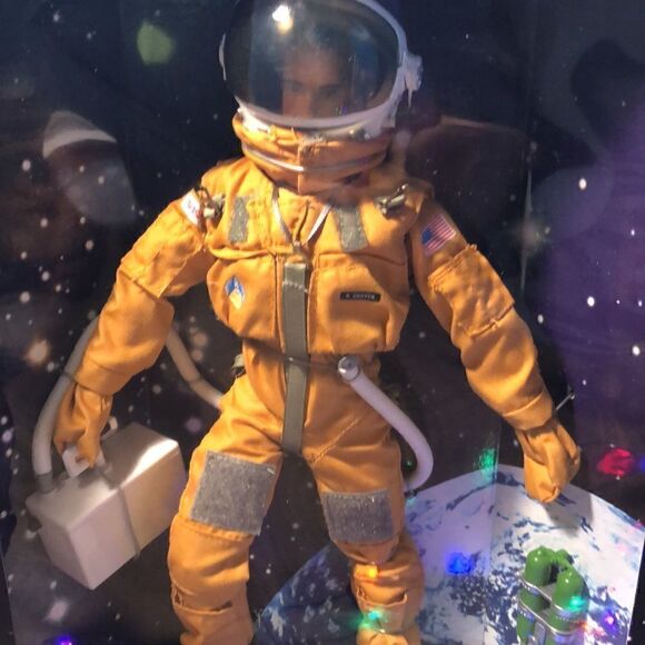 NEW GI Joe Classic Collection 1997 Shuttle Astronaut Robert Crippen. Limited Ed. - Picture 7 of 15